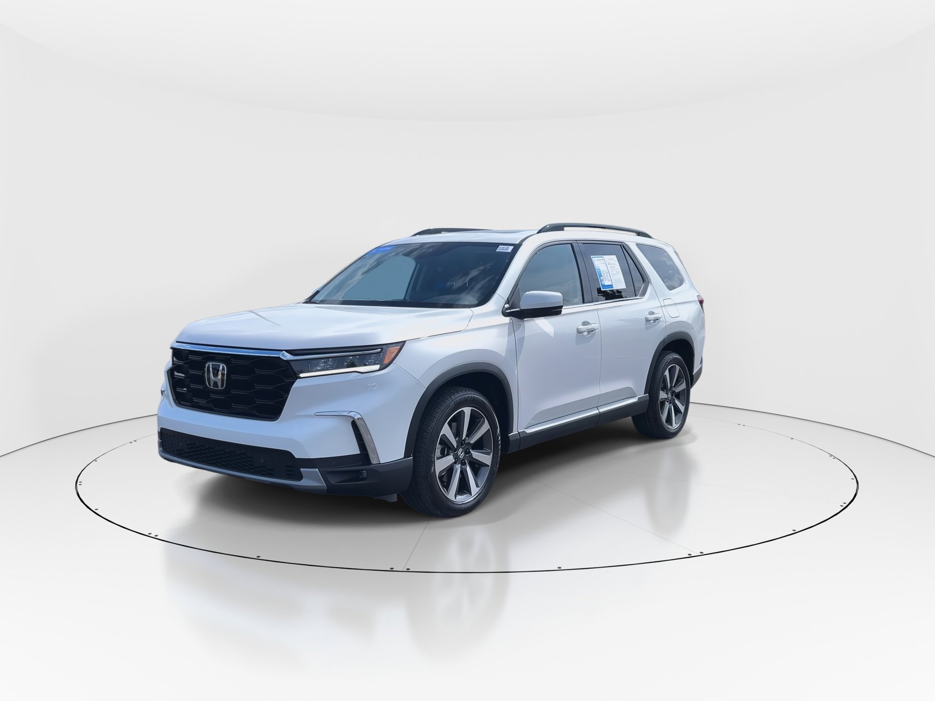 2025 Honda Pilot Touring photo 4