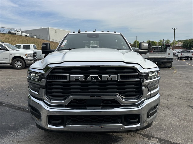 2025 Ram 2500 Tradesman photo 2
