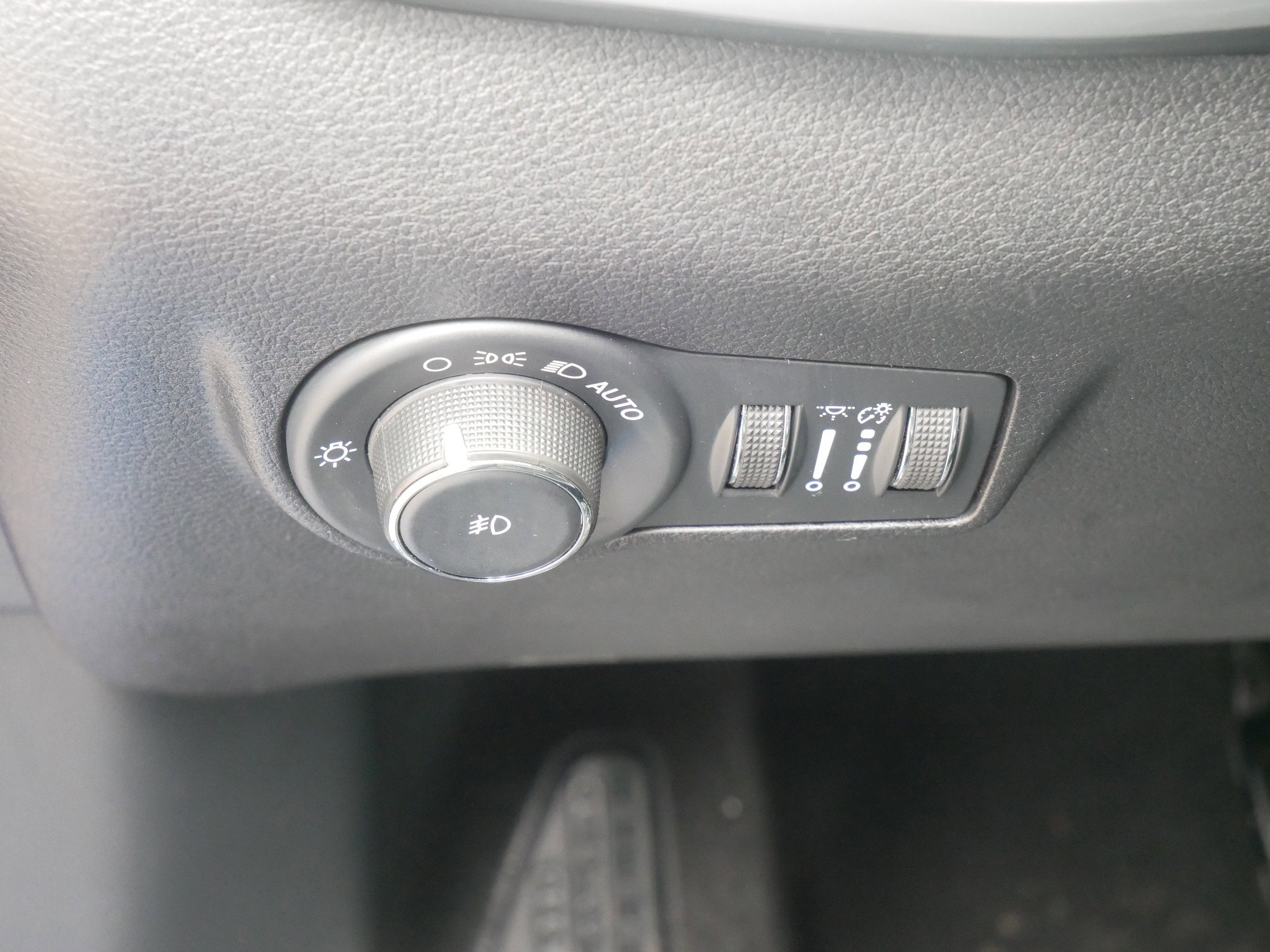 2022 Jeep Compass Latitude Lux photo 19