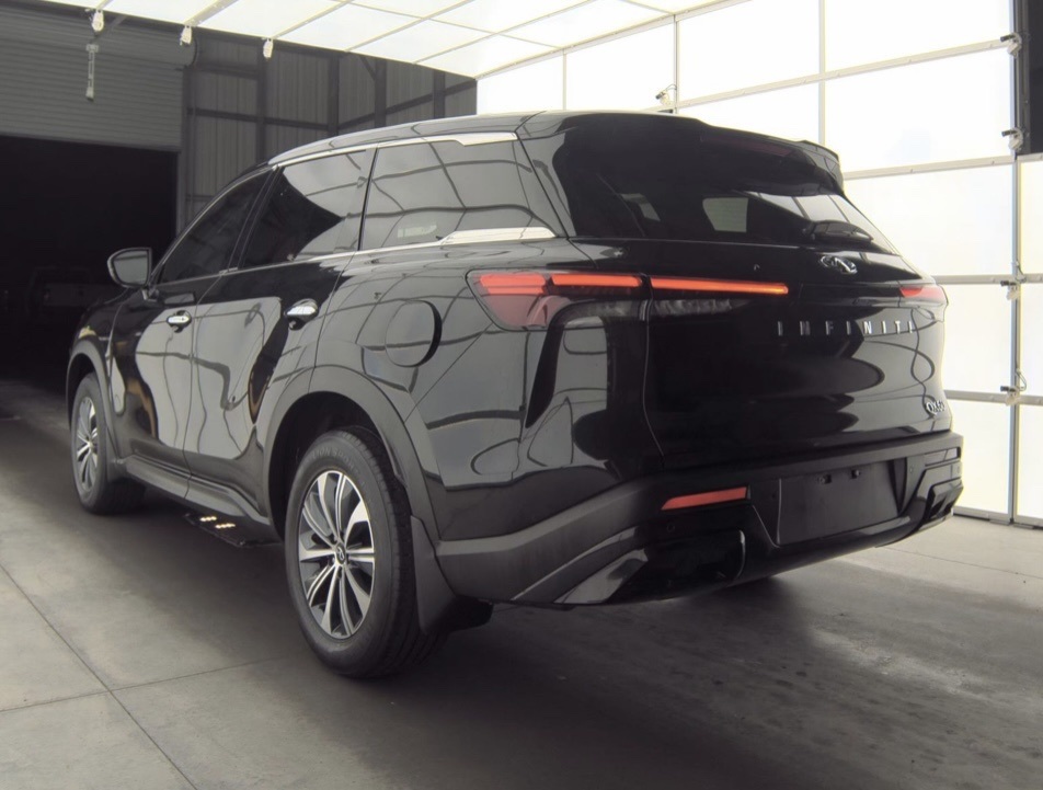 2023 Infiniti QX60 Pure photo 3