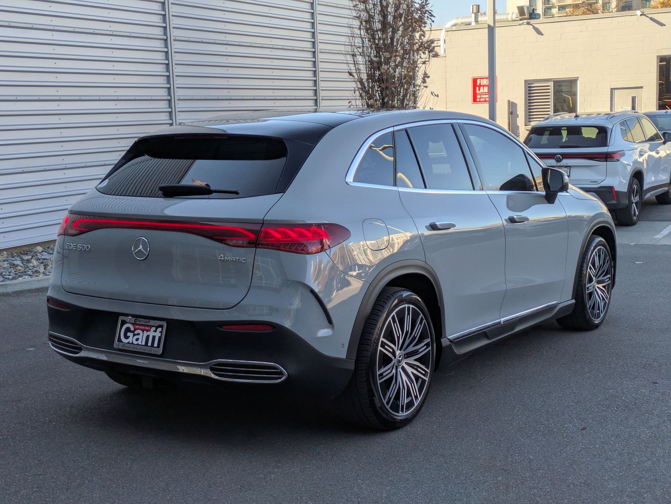 2023 Mercedes Benz EQE SUV 500 4MATIC photo 3