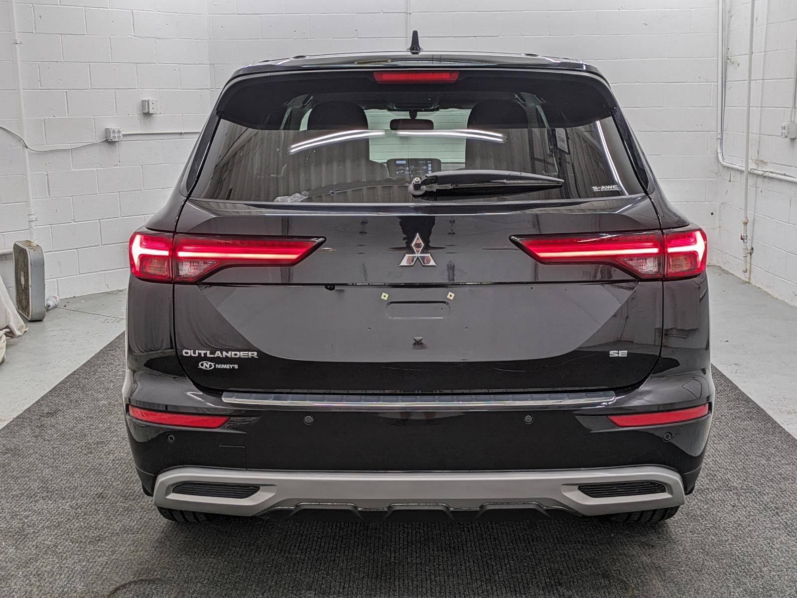 2022 Mitsubishi Outlander SE photo 14