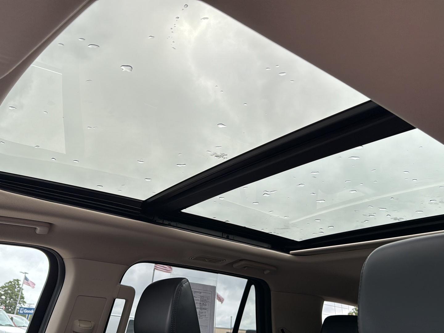 2022 Ford Expedition XLT photo 4