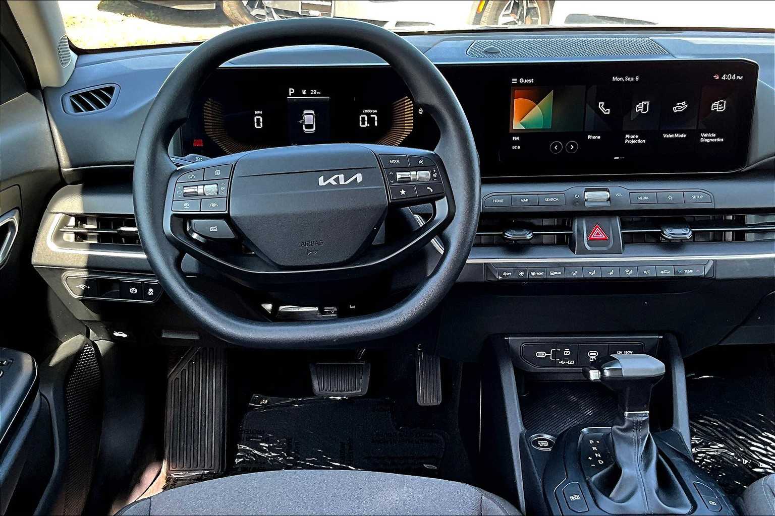 2025 Kia K4 LXS photo 5
