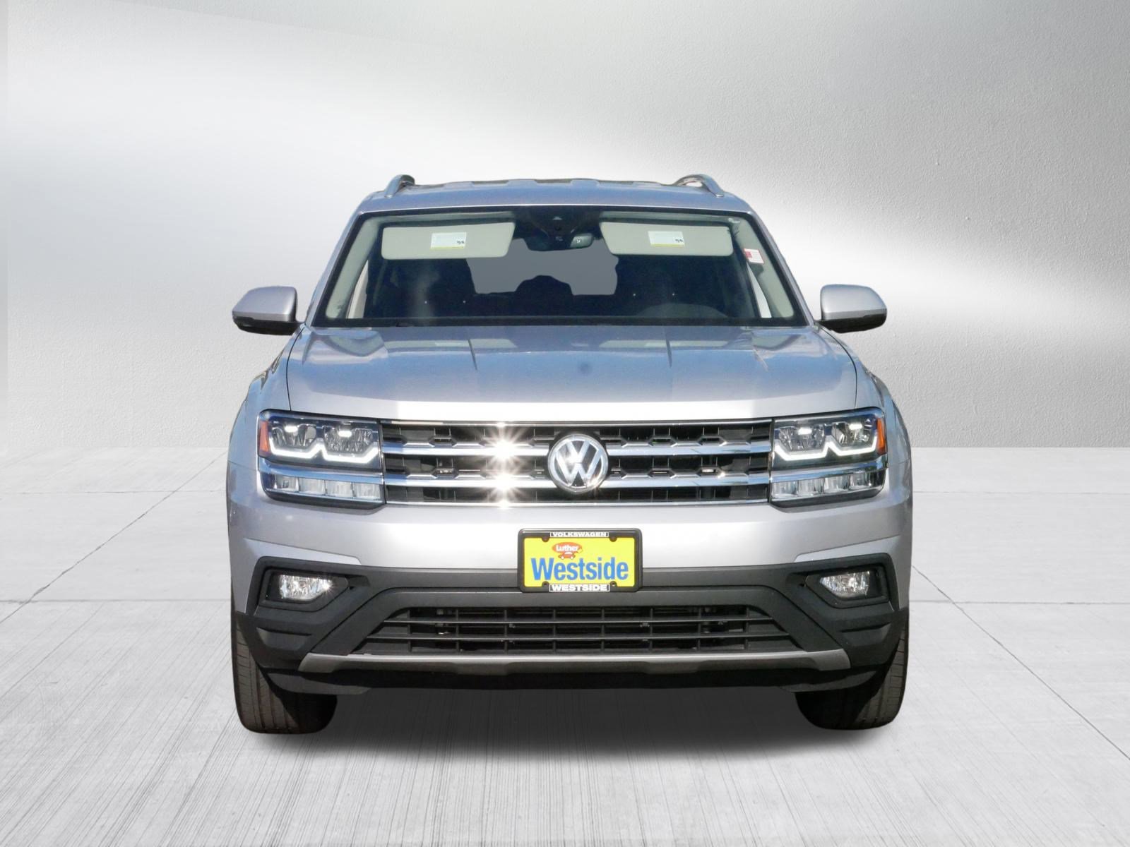Used 2019 Volkswagen Atlas SE w/Tech with VIN 1V2UR2CA5KC517642 for sale in Saint Louis Park, Minnesota