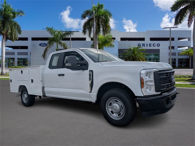 2026 Ford F-350 Super Duty XL's photo