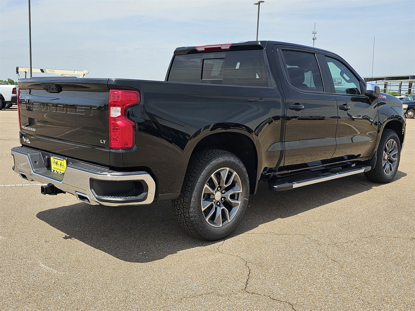 2025 Chevrolet Silverado 1500 LT photo 3