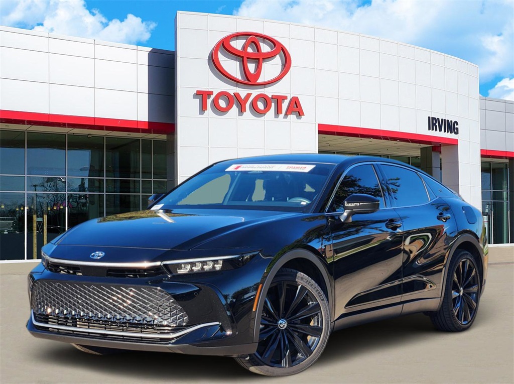 2023 Toyota Crown Platinum's photo