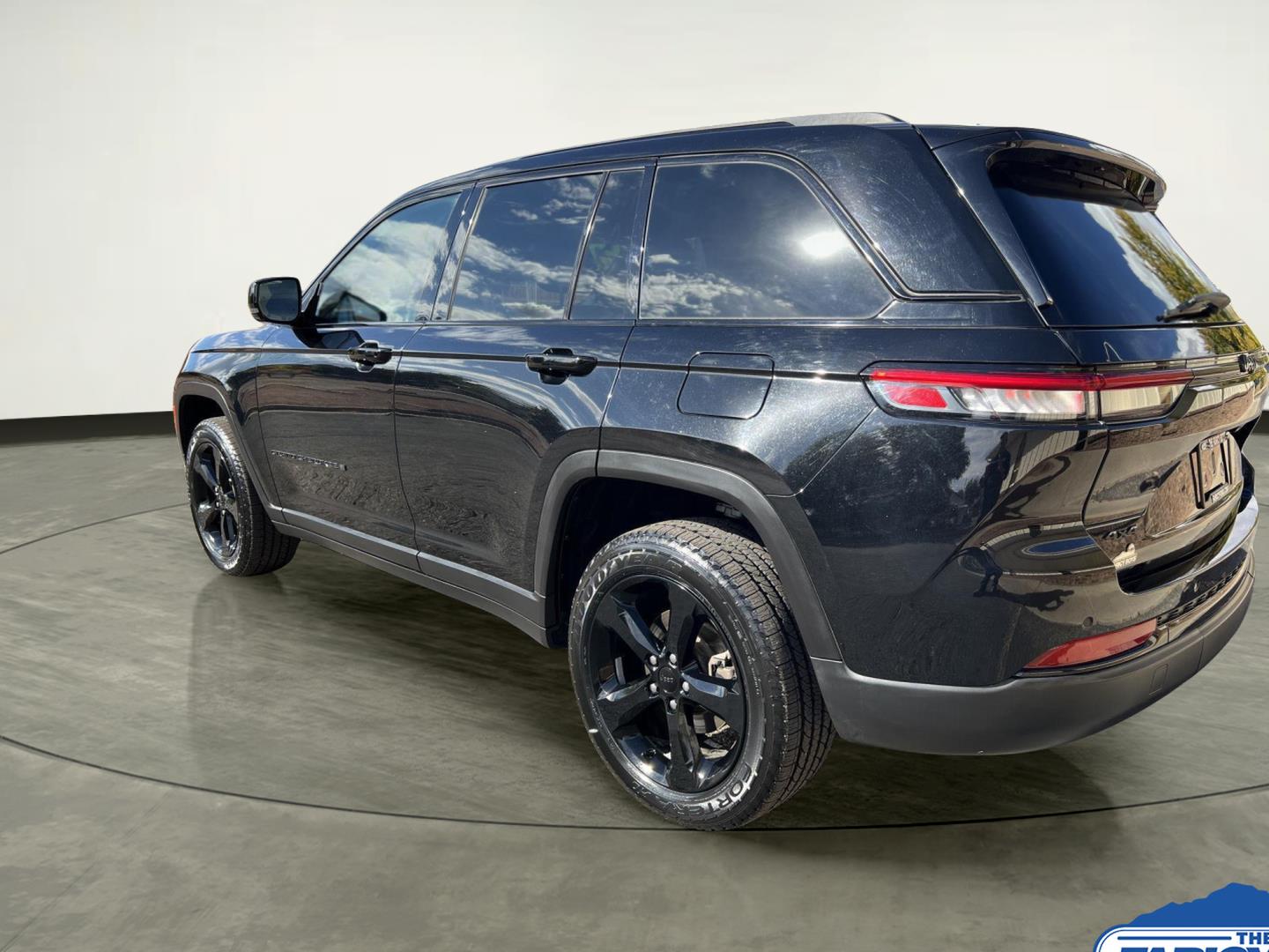 2022 Jeep Grand Cherokee Altitude photo 2