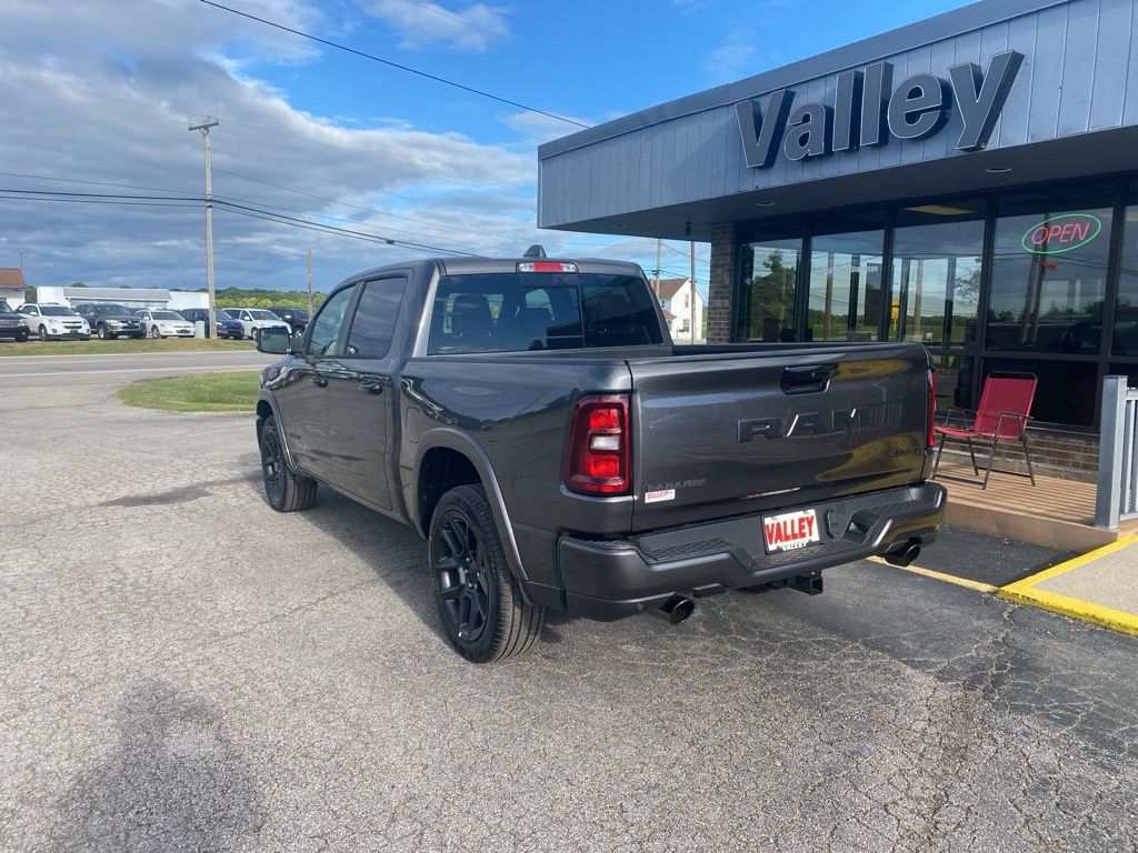 2026 Ram 1500 Laramie photo 3