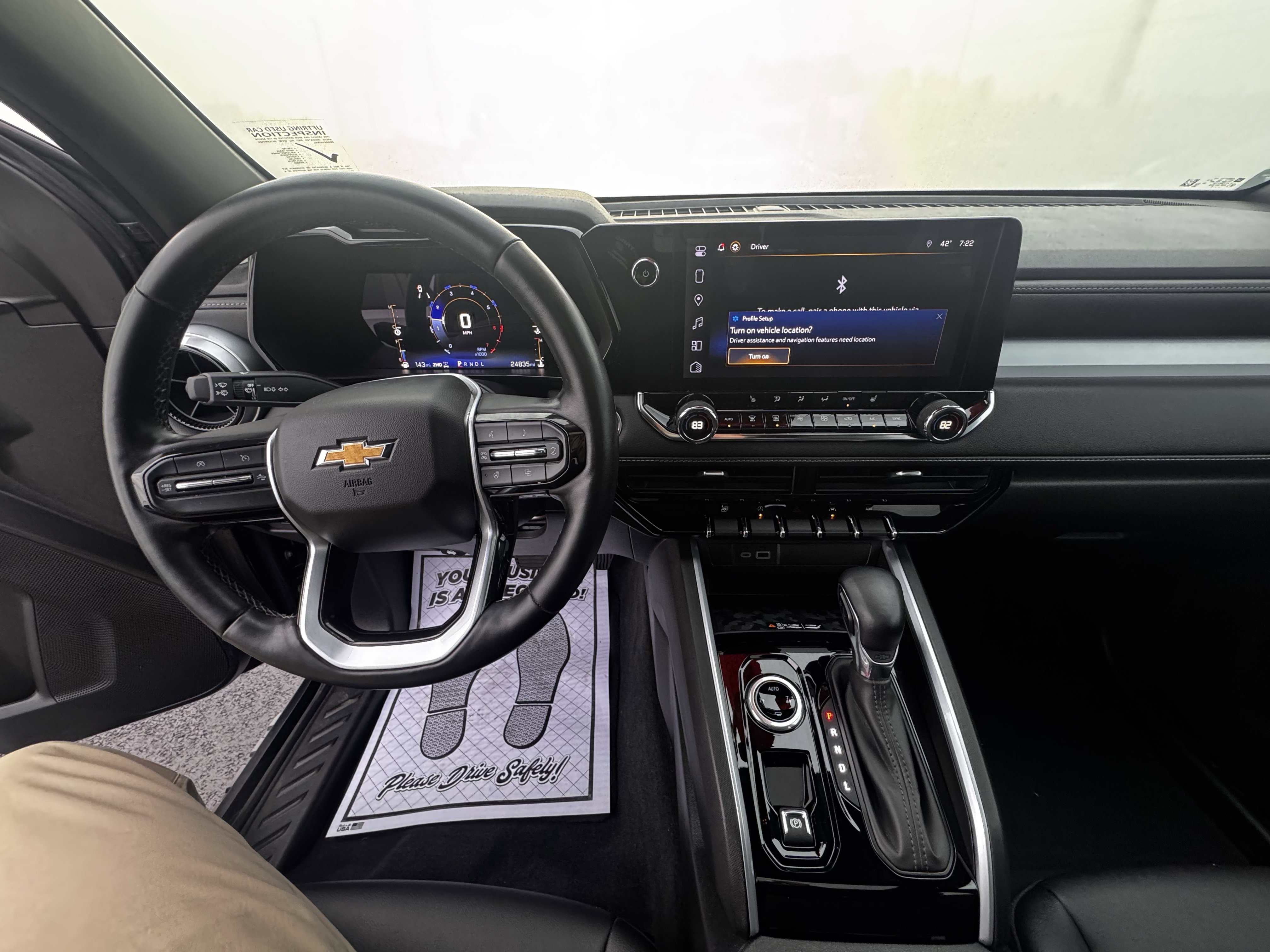 2023 Chevrolet Colorado LT photo 3