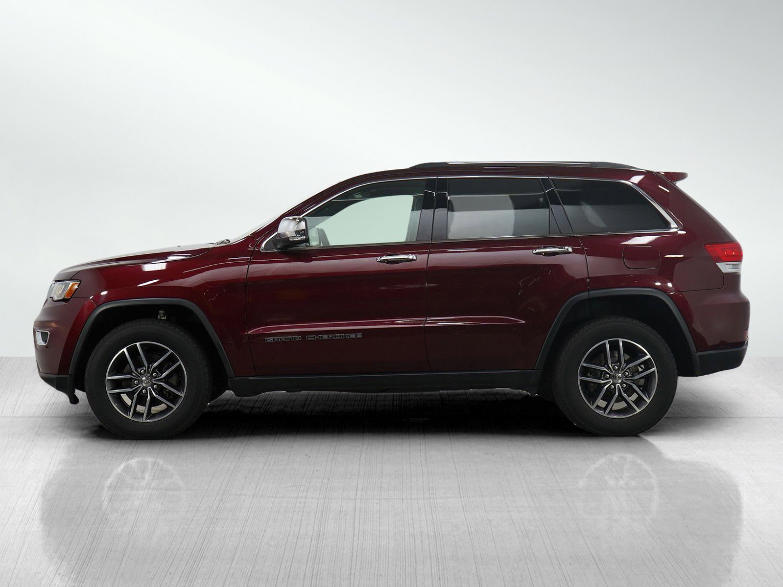 Used 2017 Jeep Grand Cherokee Limited with VIN 1C4RJFBG0HC887191 for sale in Roseville, Minnesota