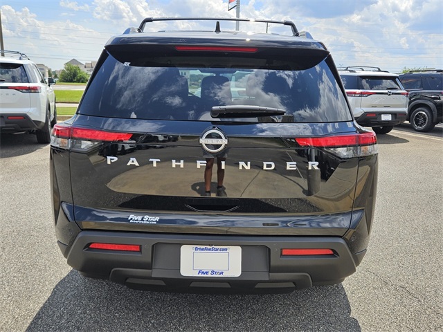 2025 Nissan Pathfinder SV photo 8
