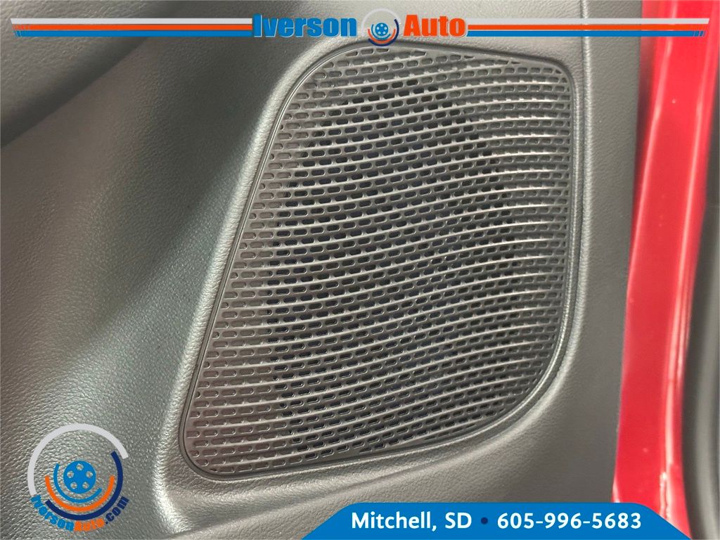 2026 Chrysler Pacifica Limited photo 13