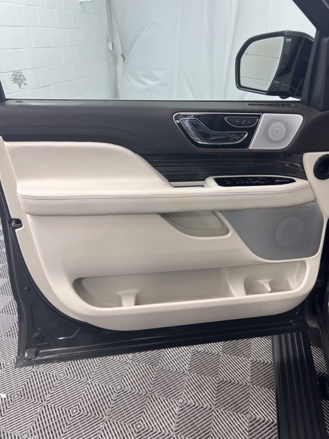 2023 Lincoln Navigator Black Label photo 7