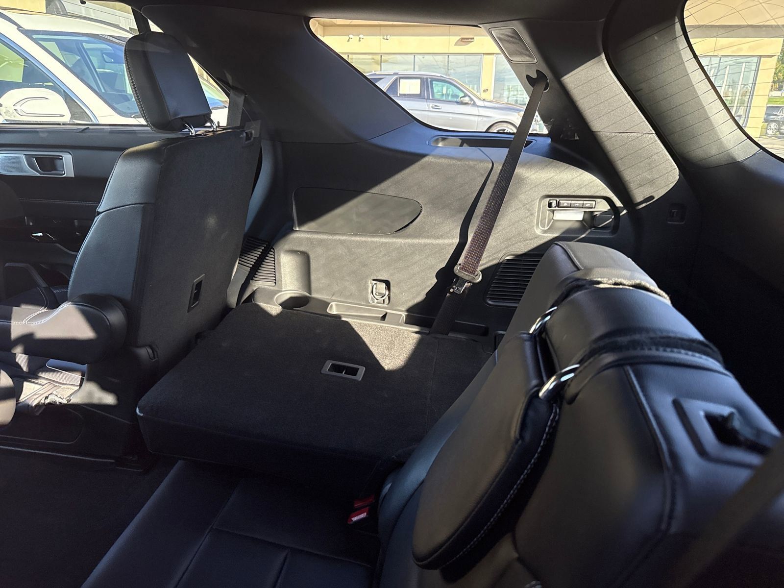 2023 Ford Explorer ST photo 10