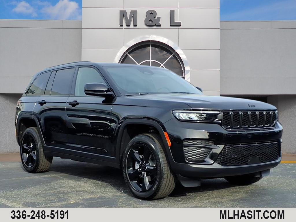 2025 Jeep Grand Cherokee Altitude's photo