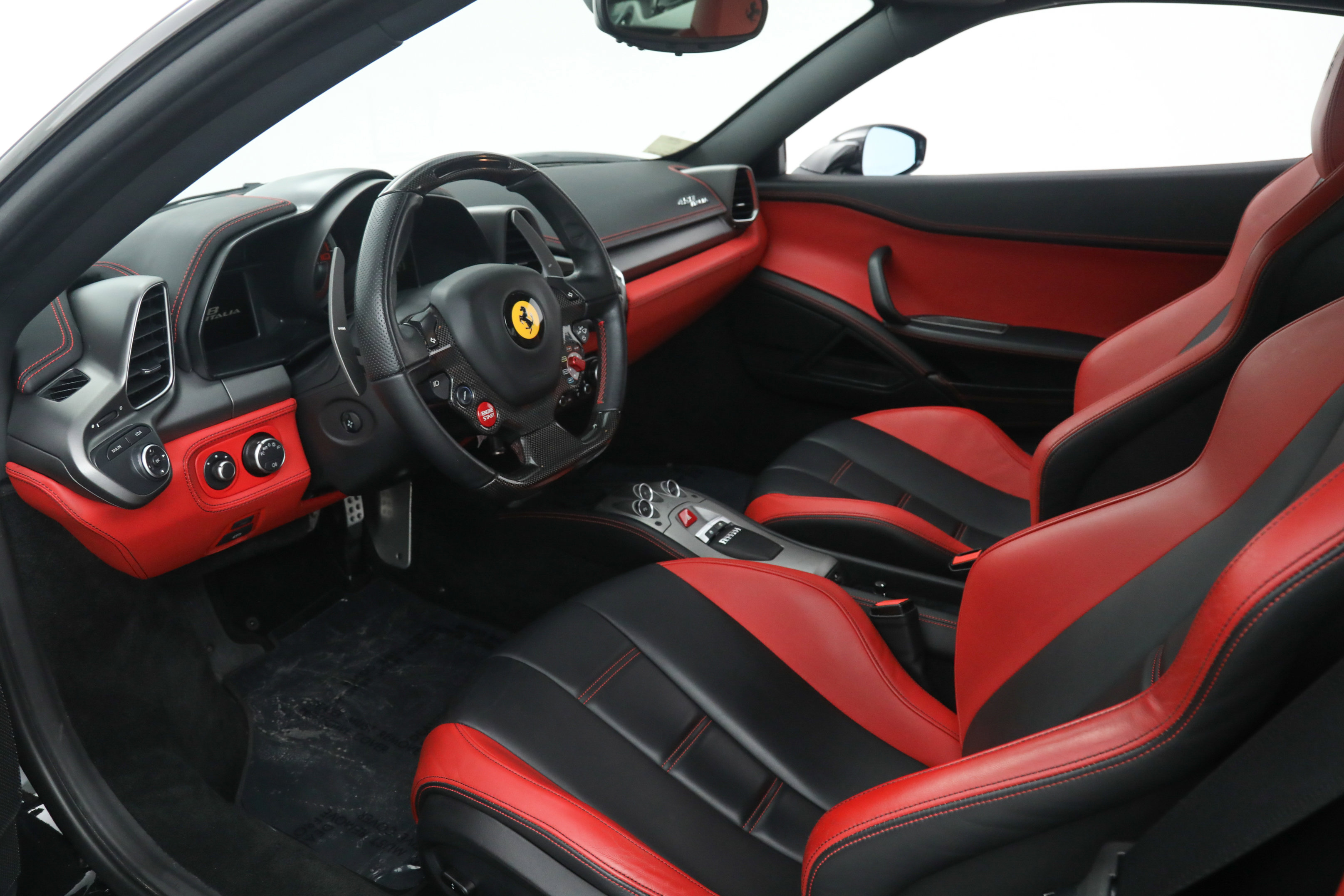 Used 2014 Black Ferrari  image 2