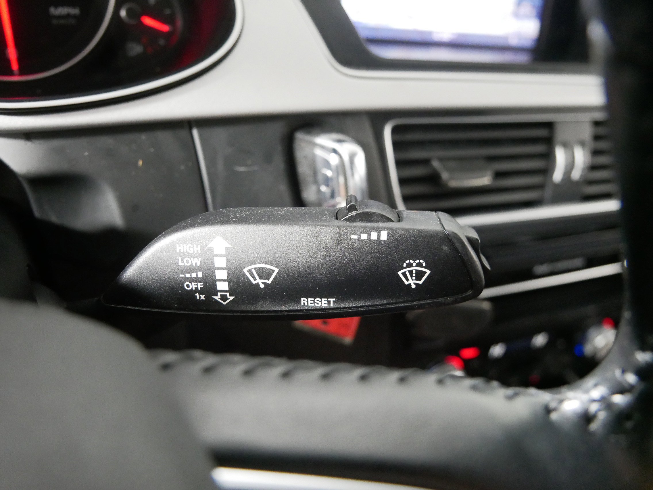 2015 Audi A4 Quattro Premium photo 23