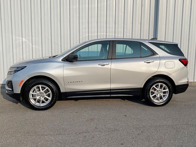 2022 Chevrolet Equinox LS photo 5