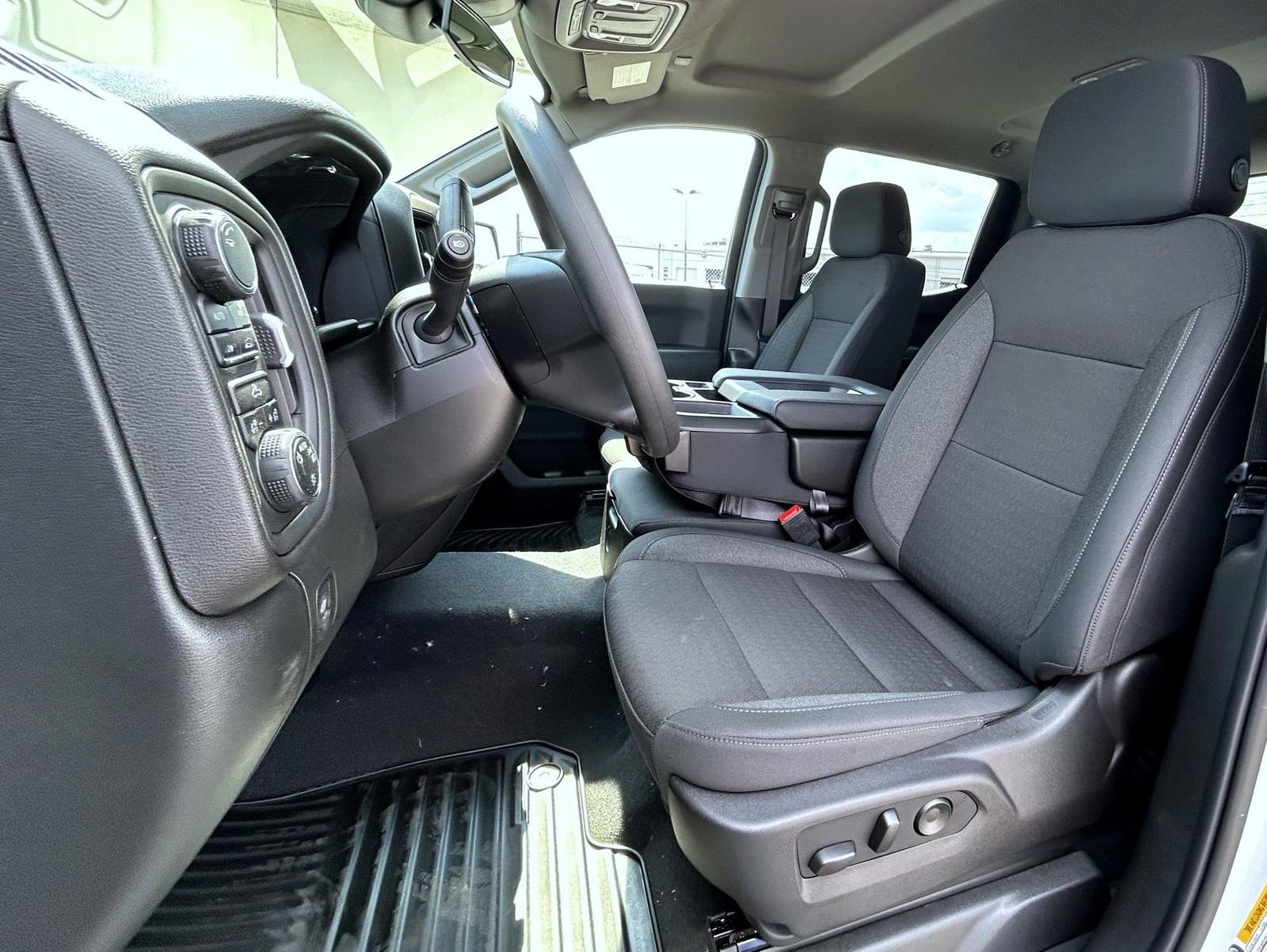 2026 Chevrolet Silverado 1500 Custom photo 10