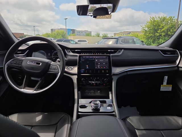 2025 Jeep Grand Cherokee Limited photo 4