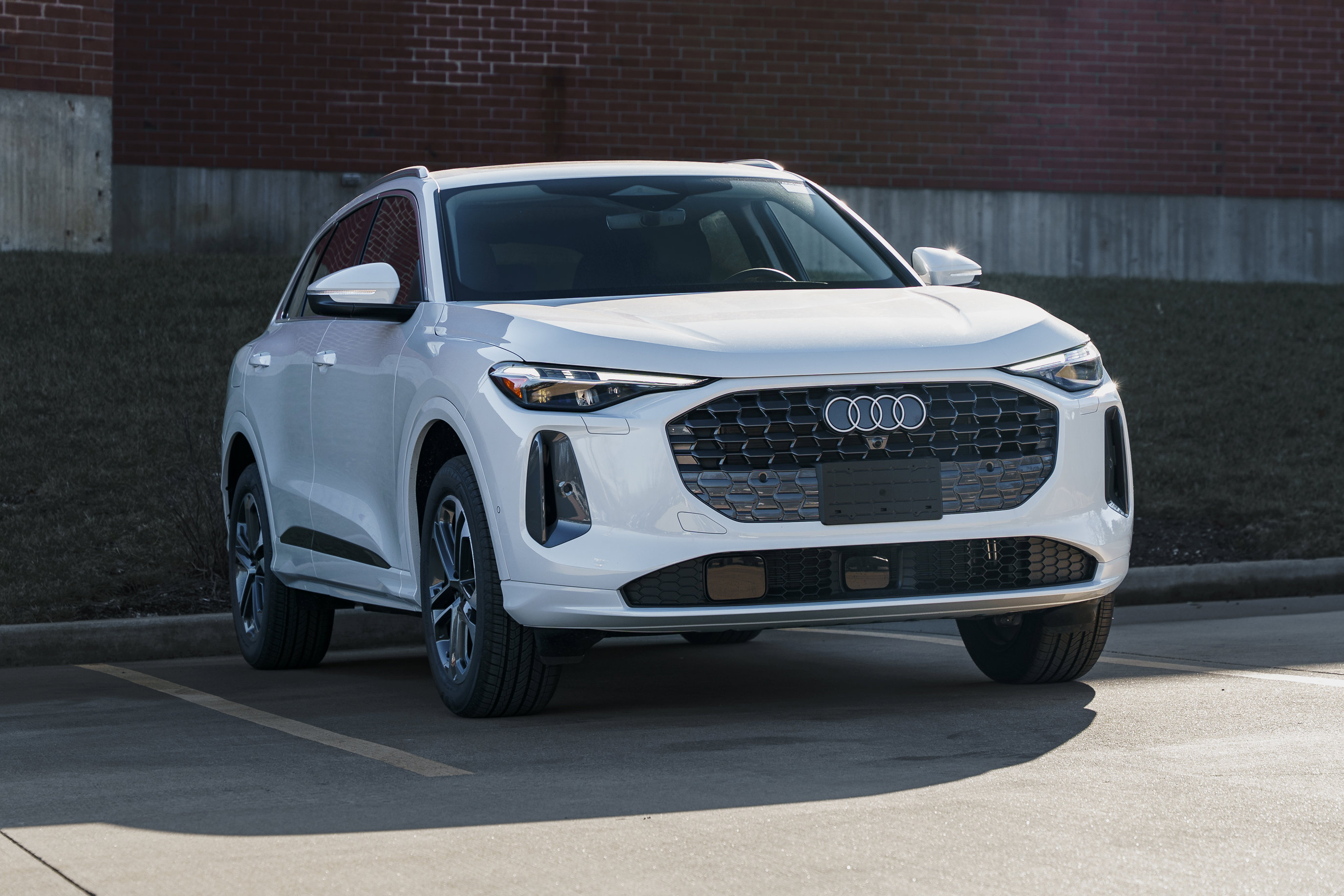 2025 Audi New Q5 Premium Plus's photo