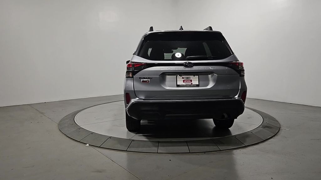 2025 Subaru Forester Premium photo 3