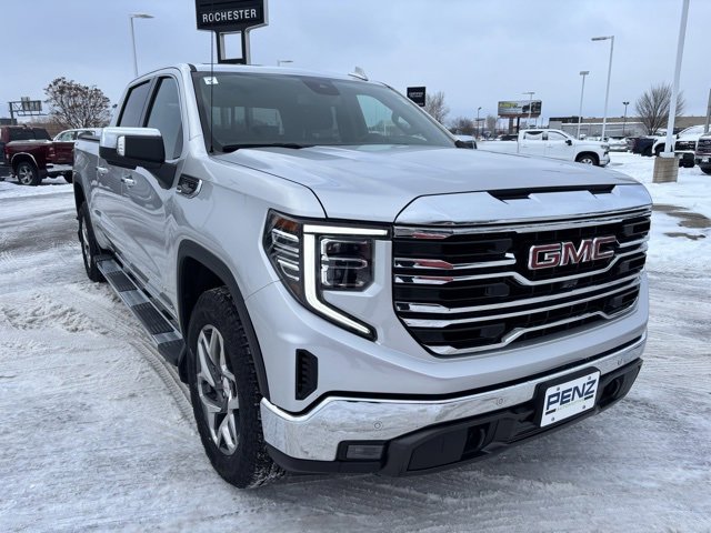2022 GMC Sierra 1500 SLT's photo