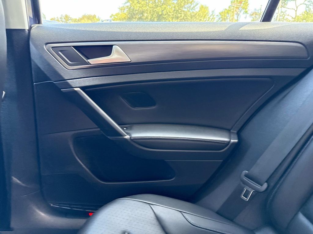 2018 Volkswagen Golf TSI SE photo 15