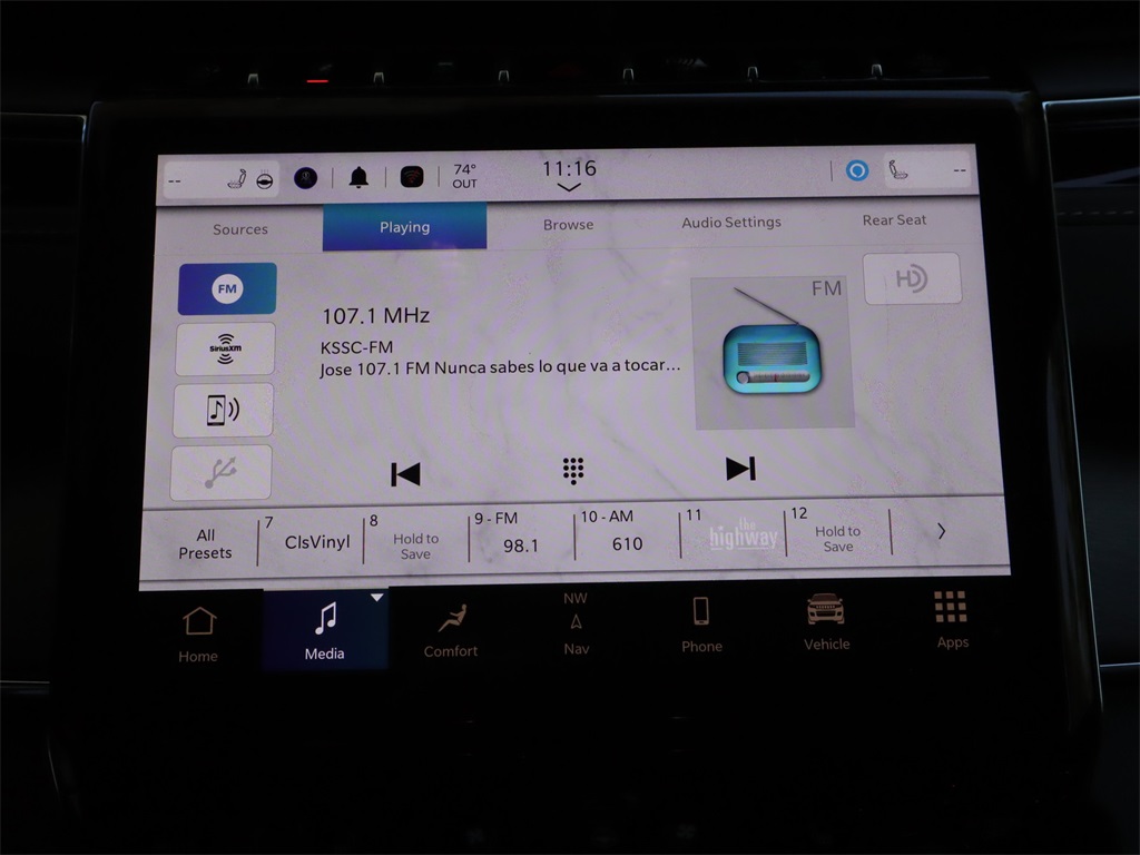 2023 Jeep Grand Cherokee Overland photo 13