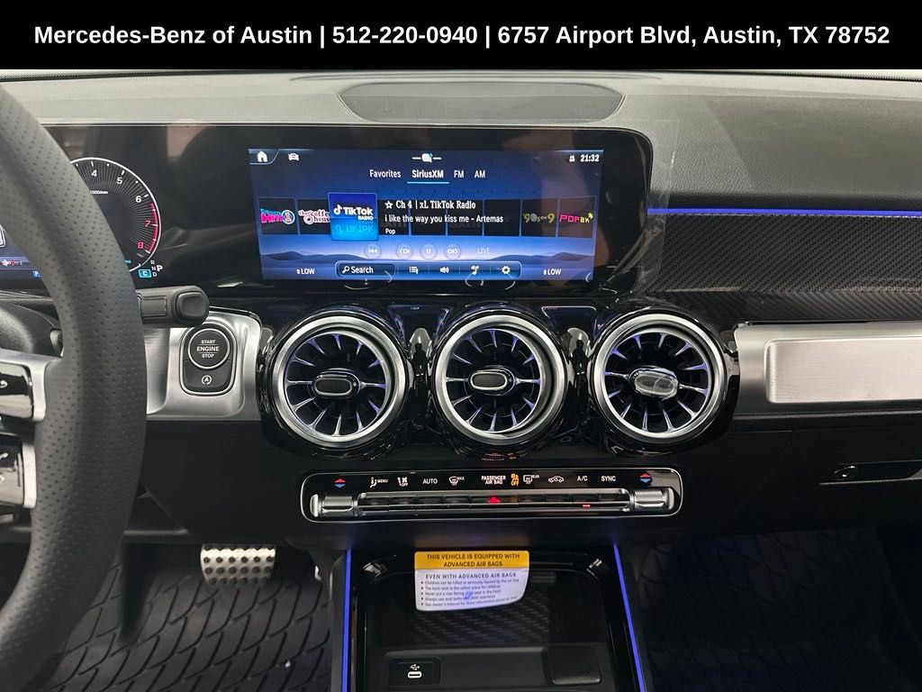 2024 Mercedes Benz GLB 250 photo 5