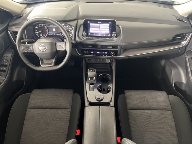 2025 Nissan Rogue SV photo 32