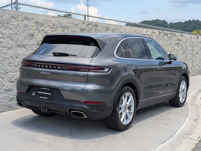 2024 Porsche Cayenne photo 7