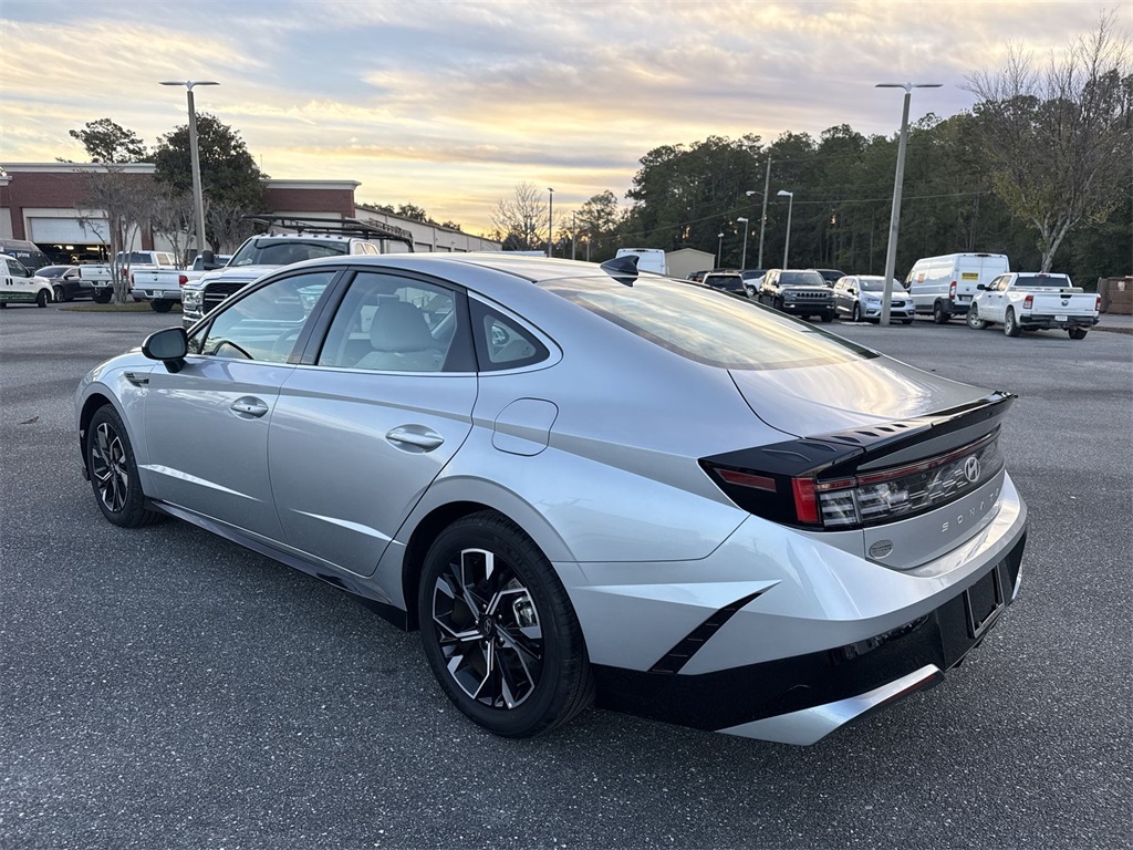 2024 Hyundai Sonata SEL photo 3