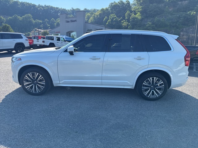 2022 Volvo XC90 T5 Momentum photo 6