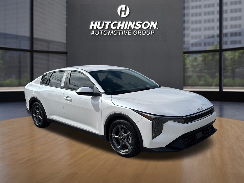 2025 Kia K4 LXS's photo