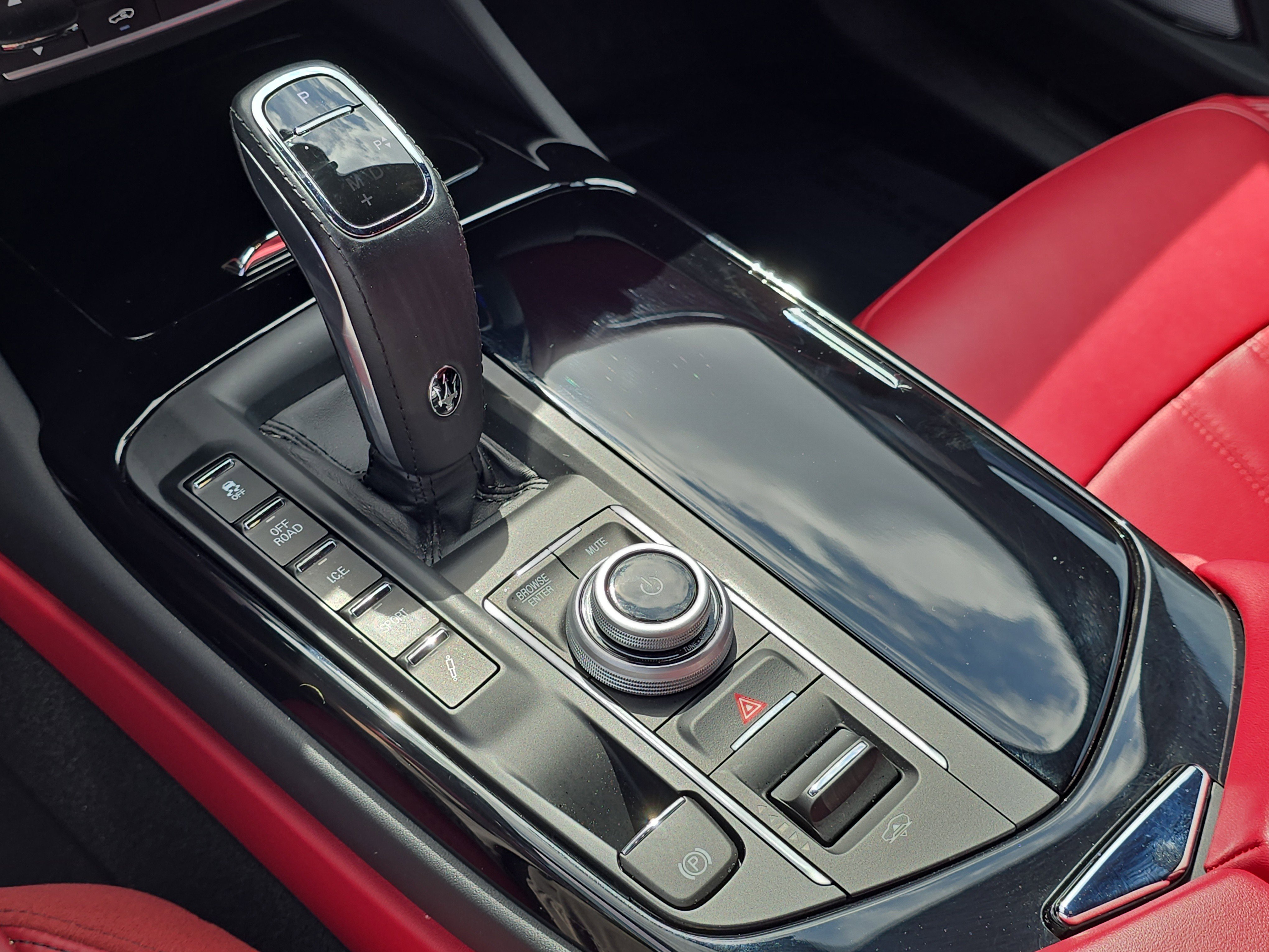 2023 Maserati Levante Modena S photo 8