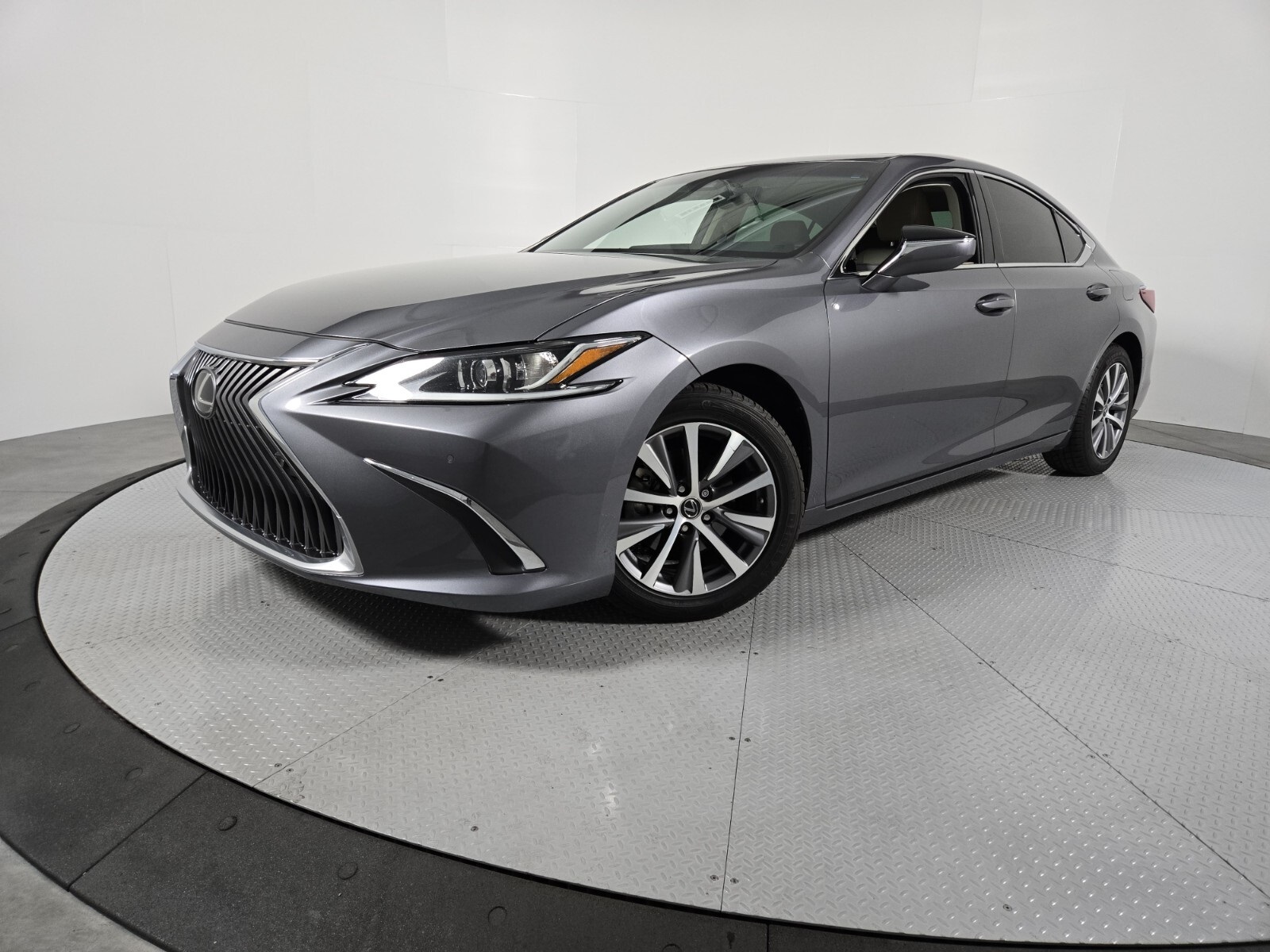 2019 Lexus ES