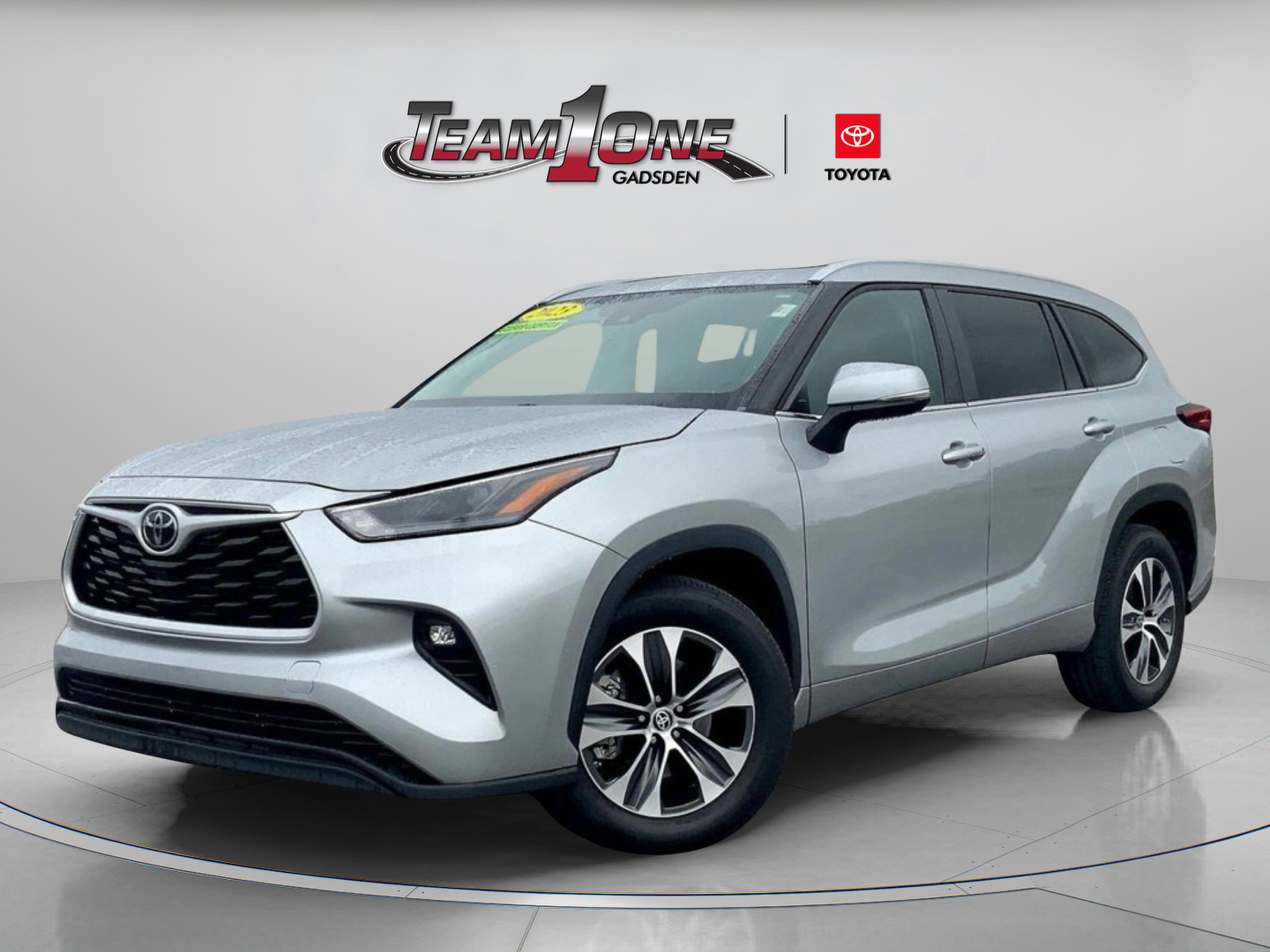 2023 Toyota Highlander XLE photo 3