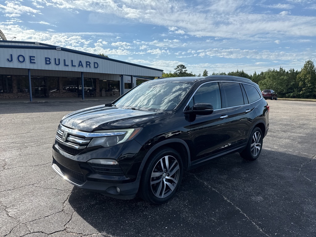 2016 Honda Pilot Touring photo 11