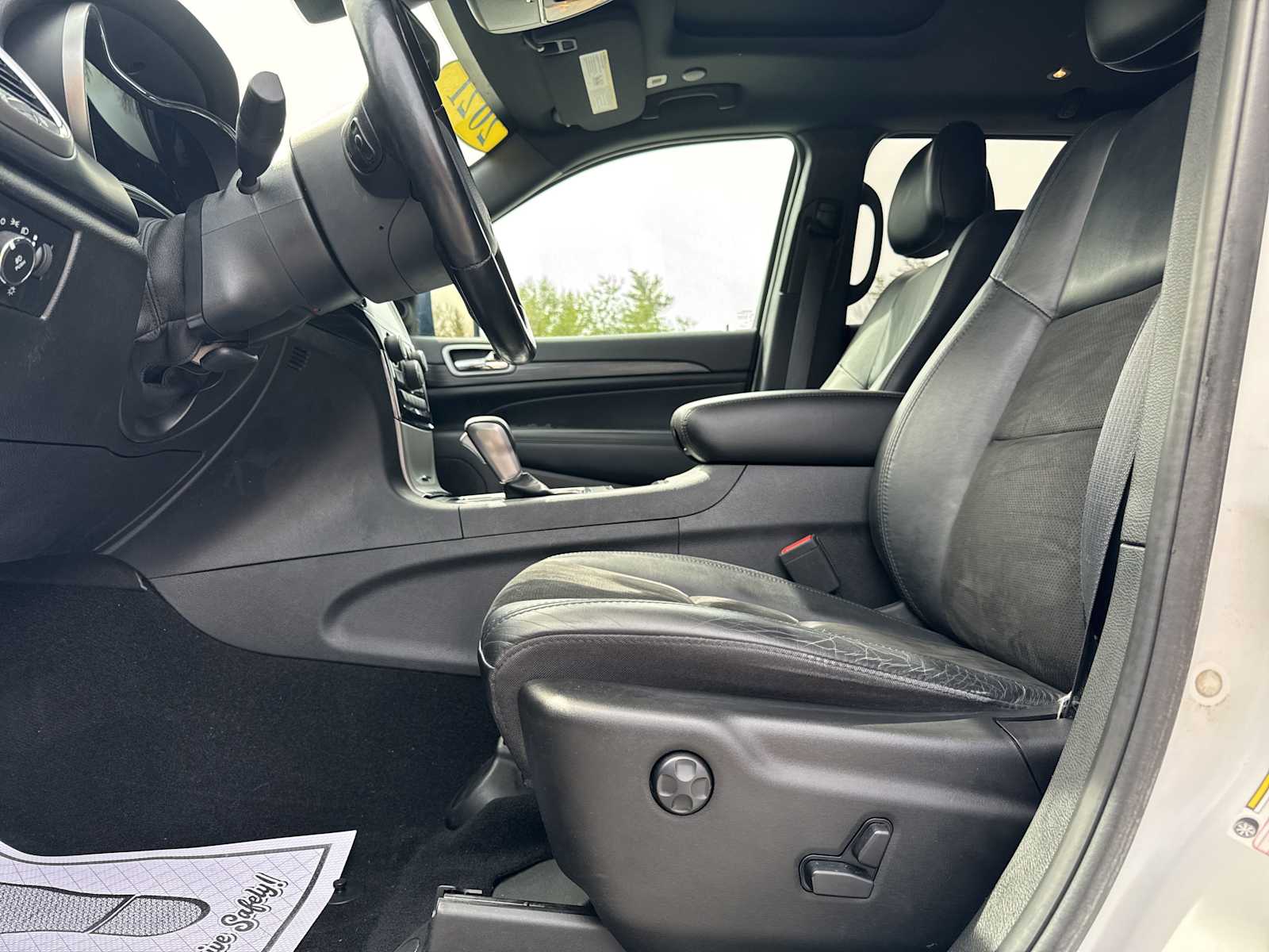 2021 Jeep Grand Cherokee Laredo X photo 18