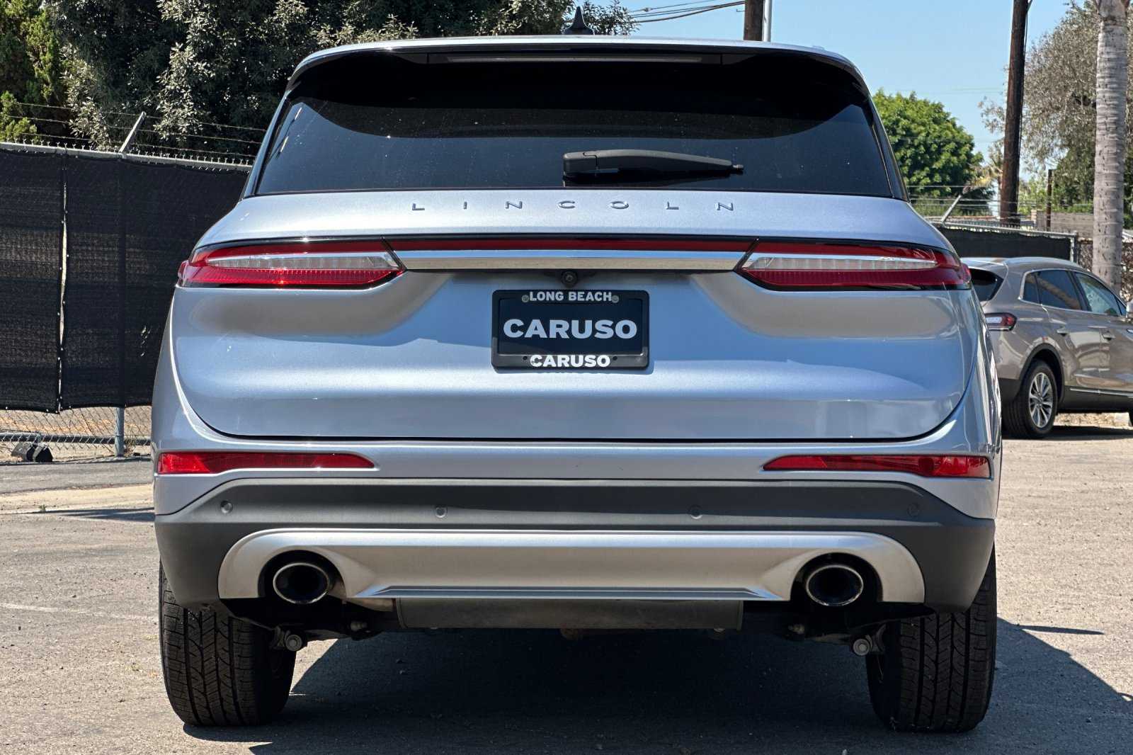 2022 Lincoln Corsair Standard photo 2