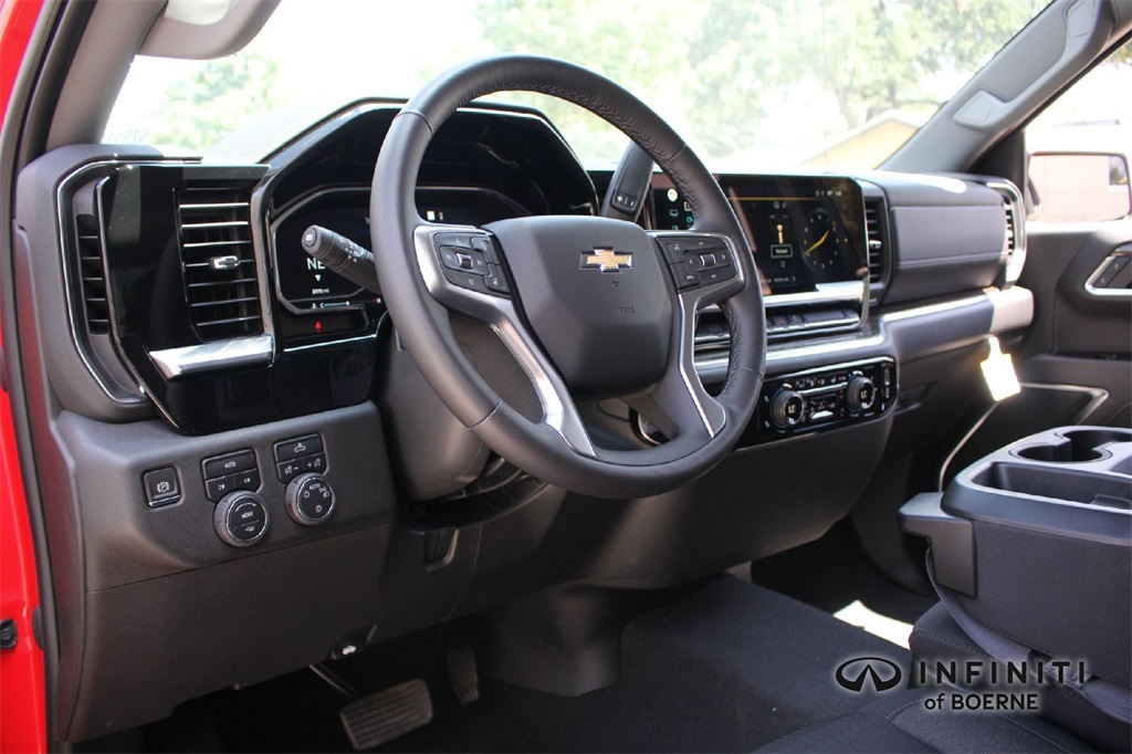 2022 Chevrolet Silverado 1500 LT photo 8