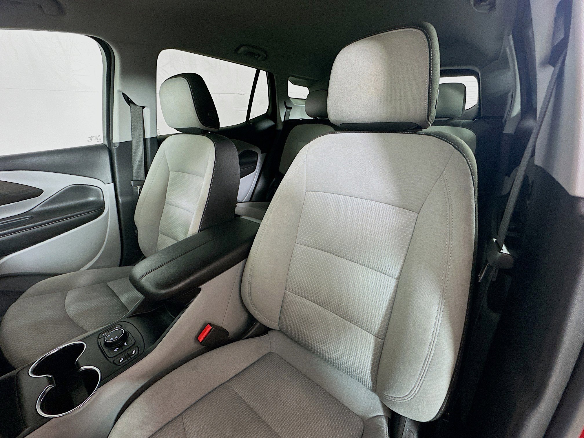 2023 Gmc Terrain SLE photo 16