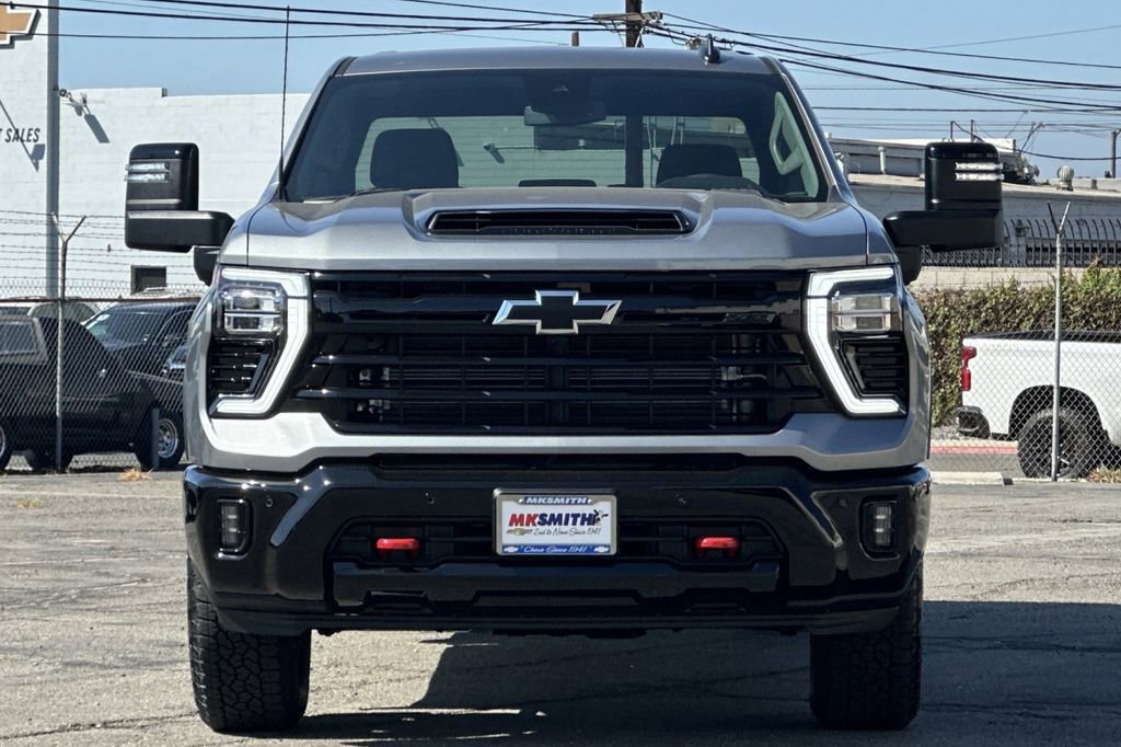 2026 Chevrolet Silverado 2500HD LT photo 9