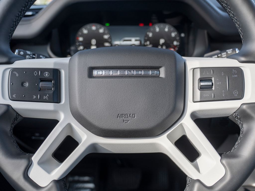 2025 Land Rover Defender 130 X-Dynamic SE photo 14