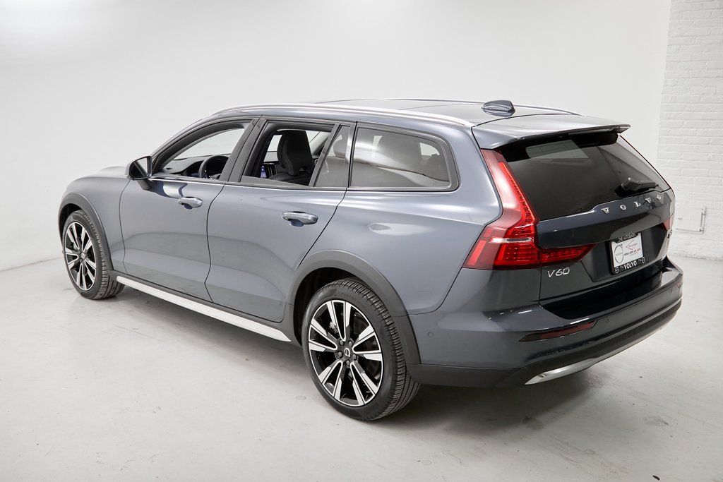 2024 VOLVO V60CC - Image 6