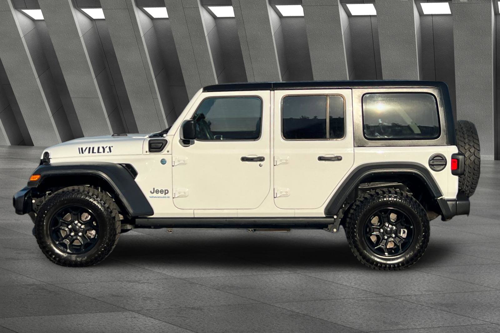 2023 Jeep Wrangler 4xe photo 6