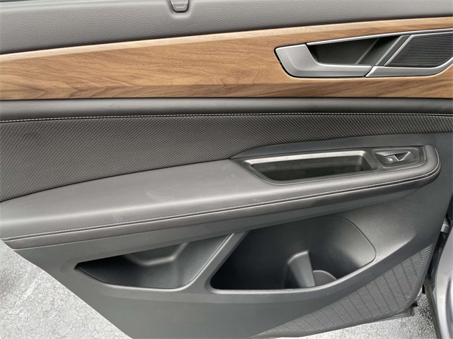 2024 Volkswagen Atlas SE Technology photo 14